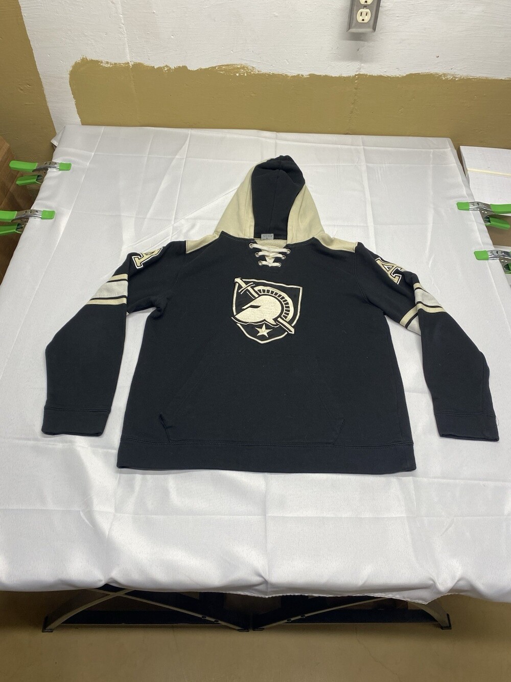 Colosseum Army Black Knights Hoodie Youth (16-18) Large! Black